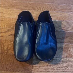 NWOT Brand new leather jazz shoes size 1 little kid